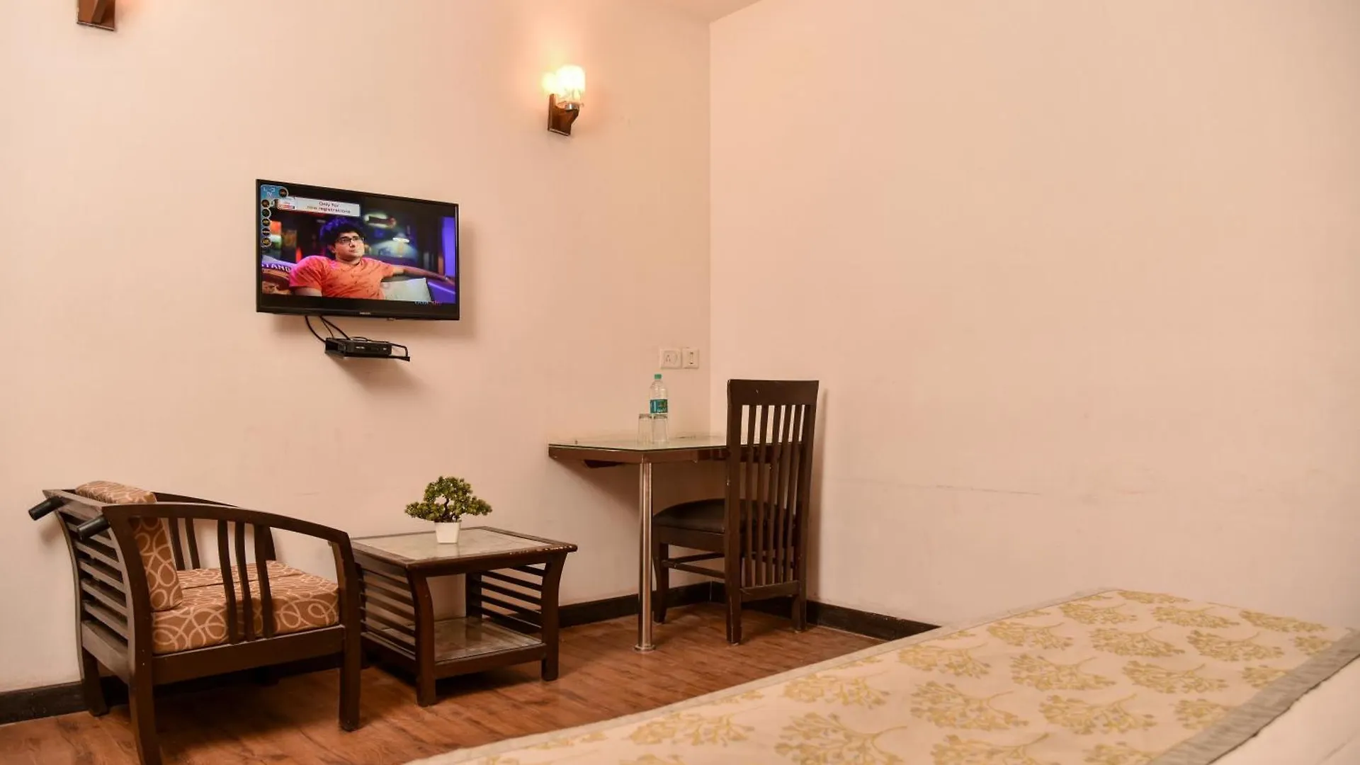 Hotel Lyf Corporate Suites - Near Igi Airport New Delhi 3*,