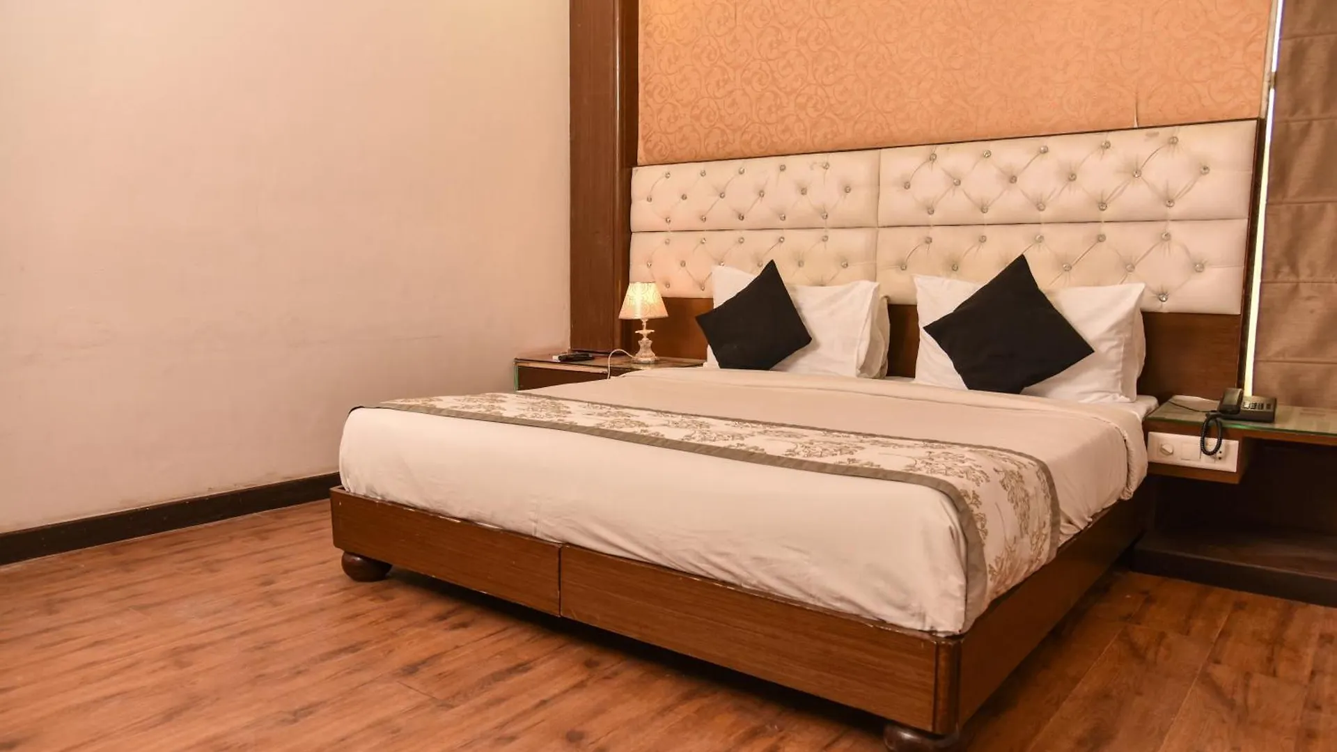 Hotel Lyf Corporate Suites - Near Igi Airport New Delhi India