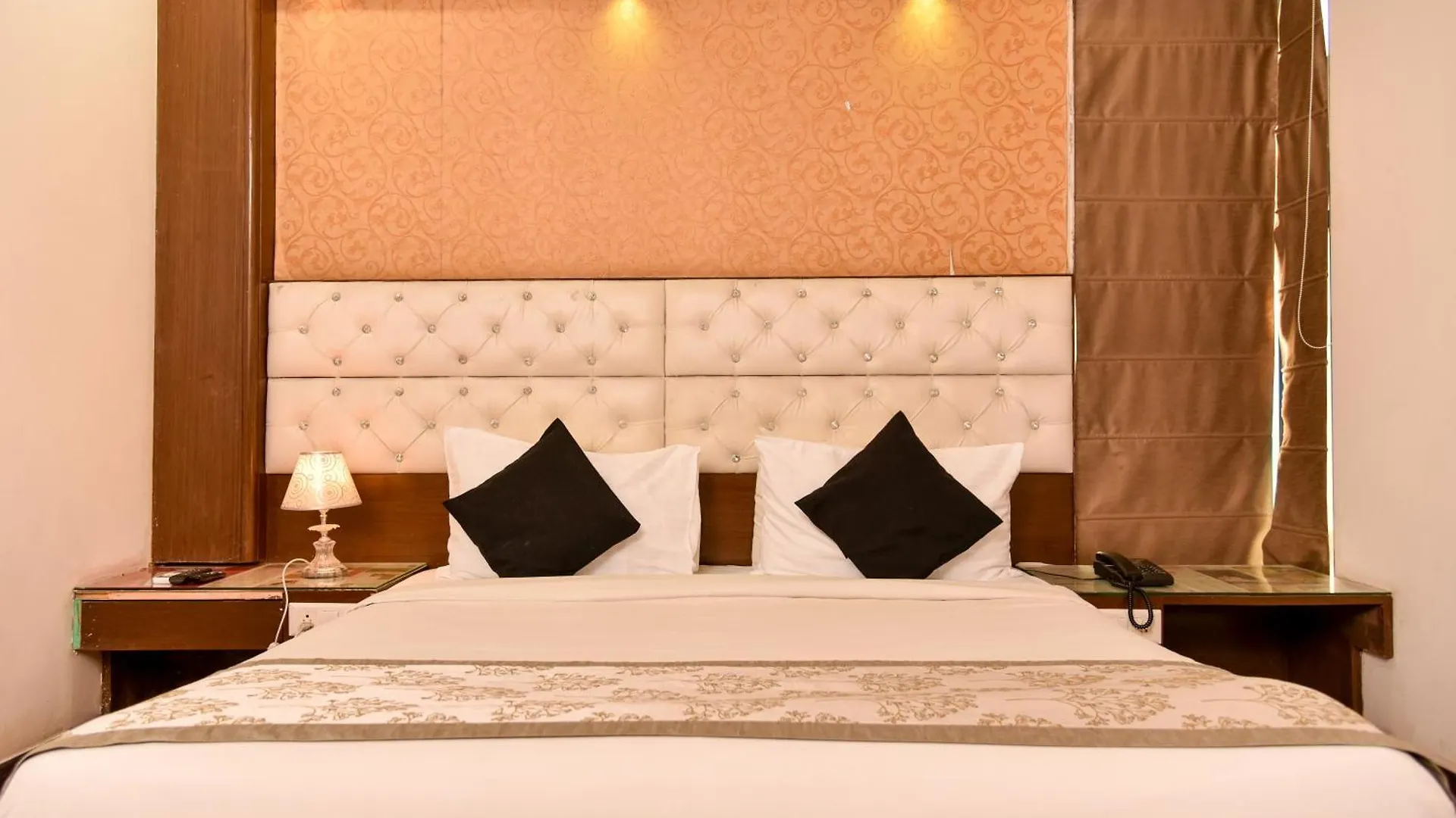 Hotel Lyf Corporate Suites - Near Igi Airport New Delhi