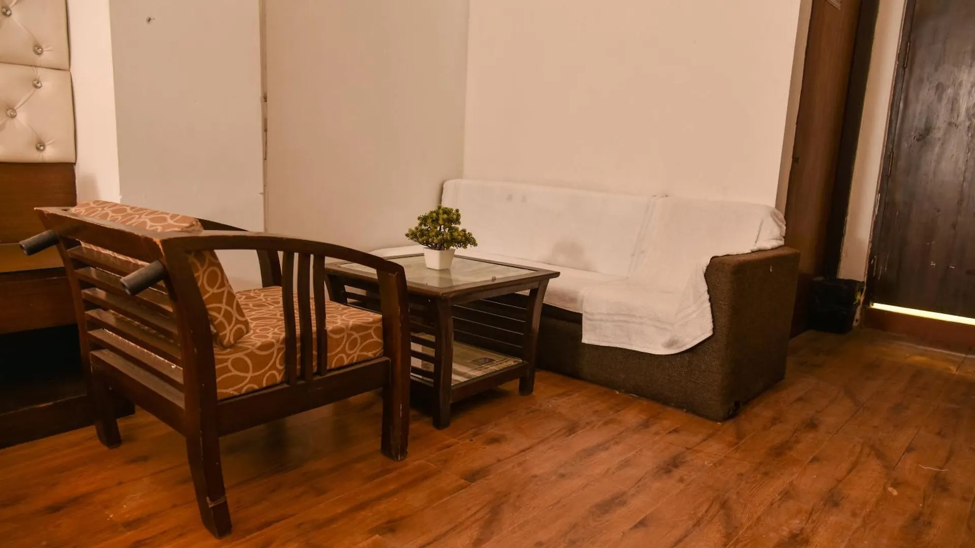 Hotel Lyf Corporate Suites - Near Igi Airport New Delhi
