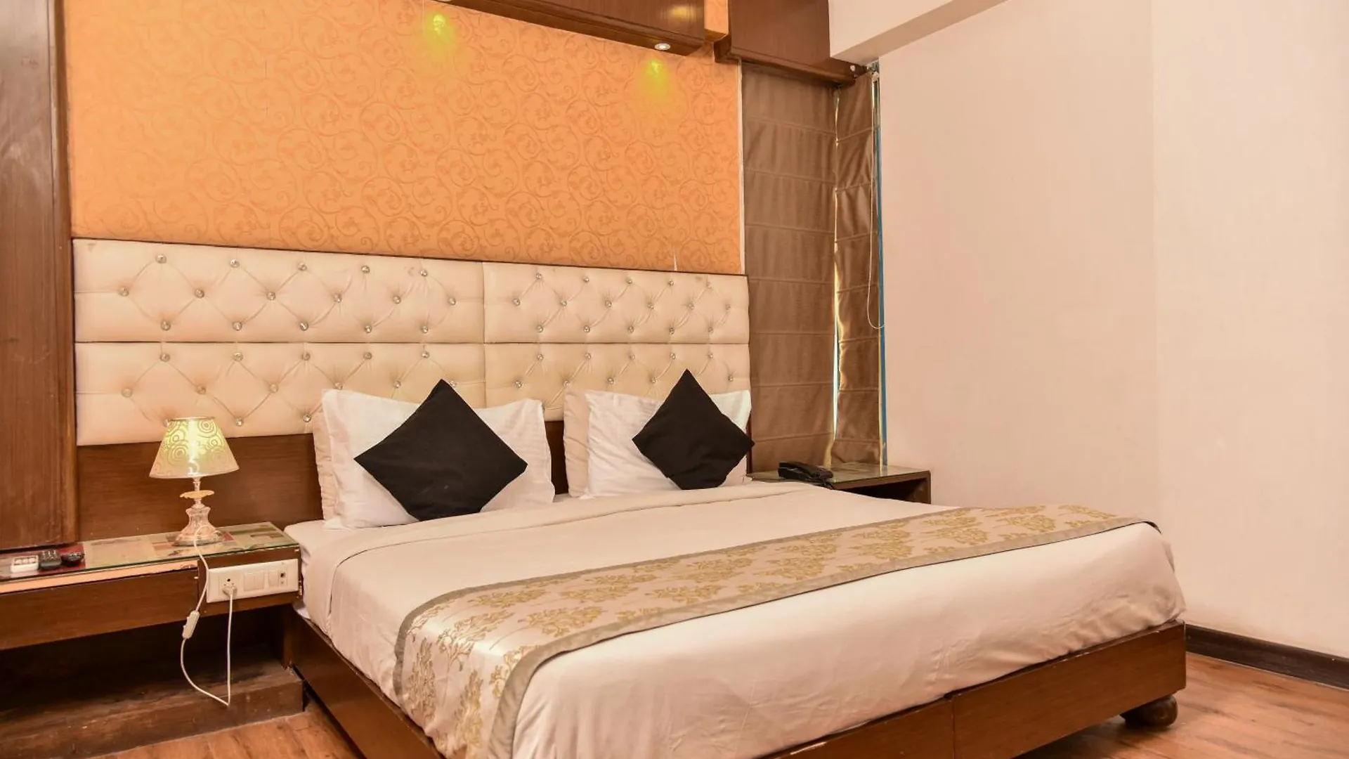 Hotel Lyf Corporate Suites - Near Igi Airport New Delhi